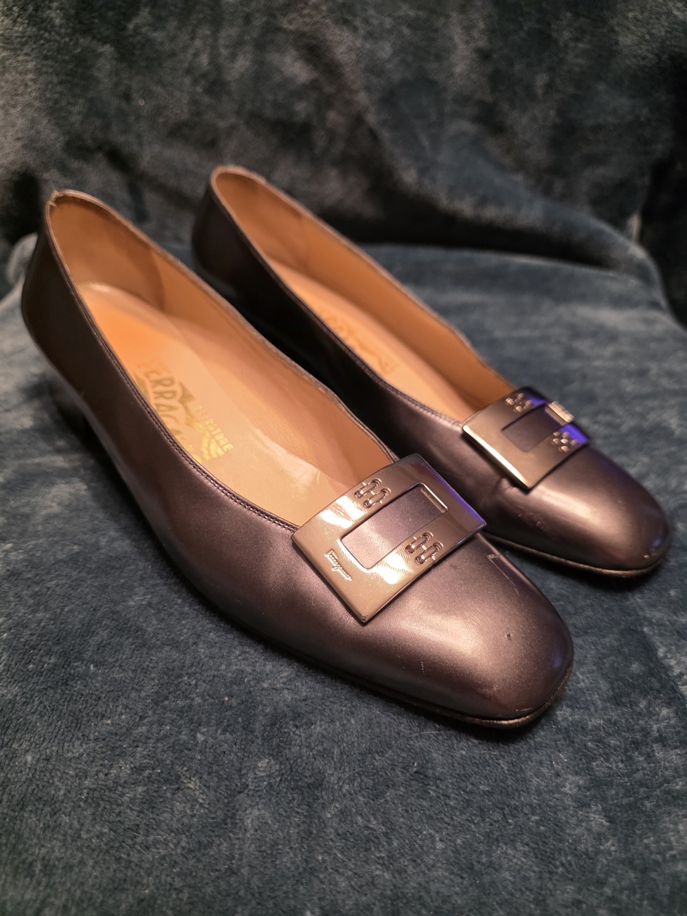 Salvatore Ferragamo Pewter Leather Vara Buckle Flats